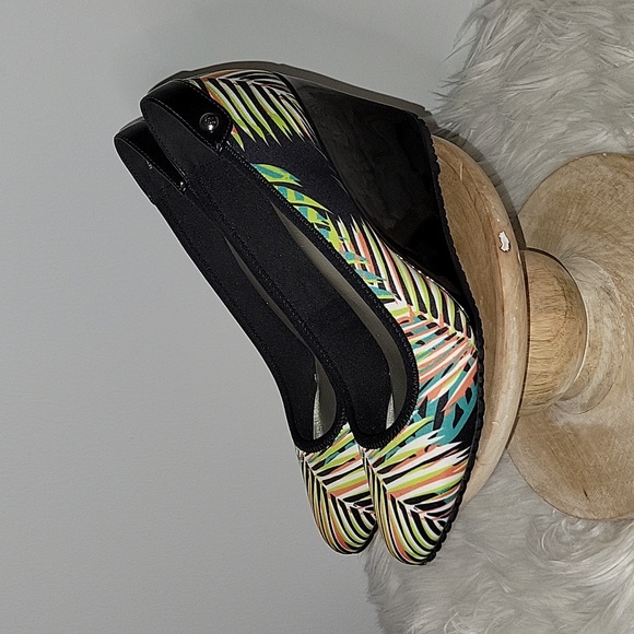 AK Anne Klein Sport AKTRU tropical closed toe wedge womens size 9M - Picture 7 of 13